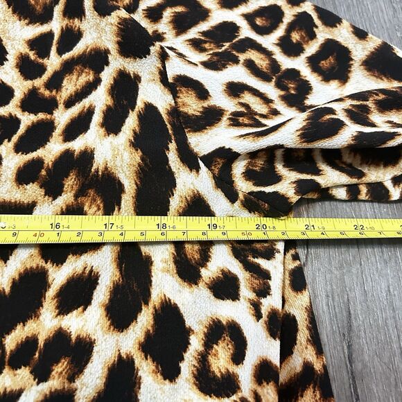 Women’s Kimono Fashion Nova Leopard Print Long Sleeve Silky Jacket Size Medium - Picture 7 of 7